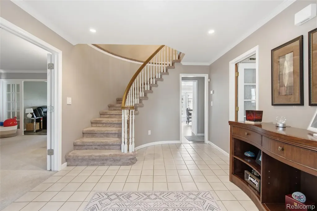 46884 Ben Franklin Drive Shelby Charter Township MI 48315