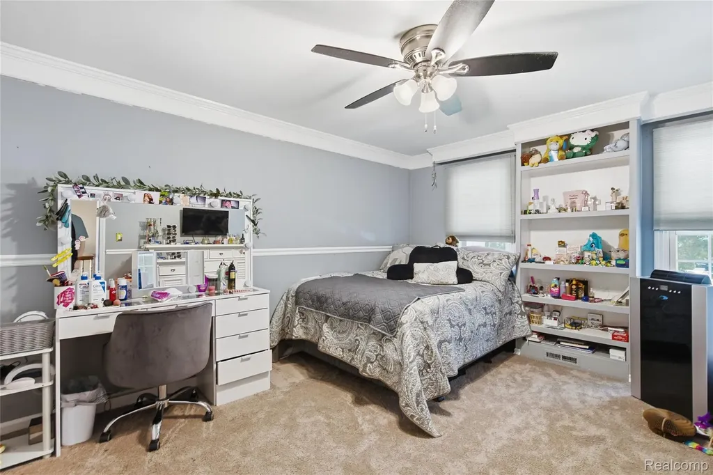 46884 Ben Franklin Drive Shelby Charter Township MI 48315