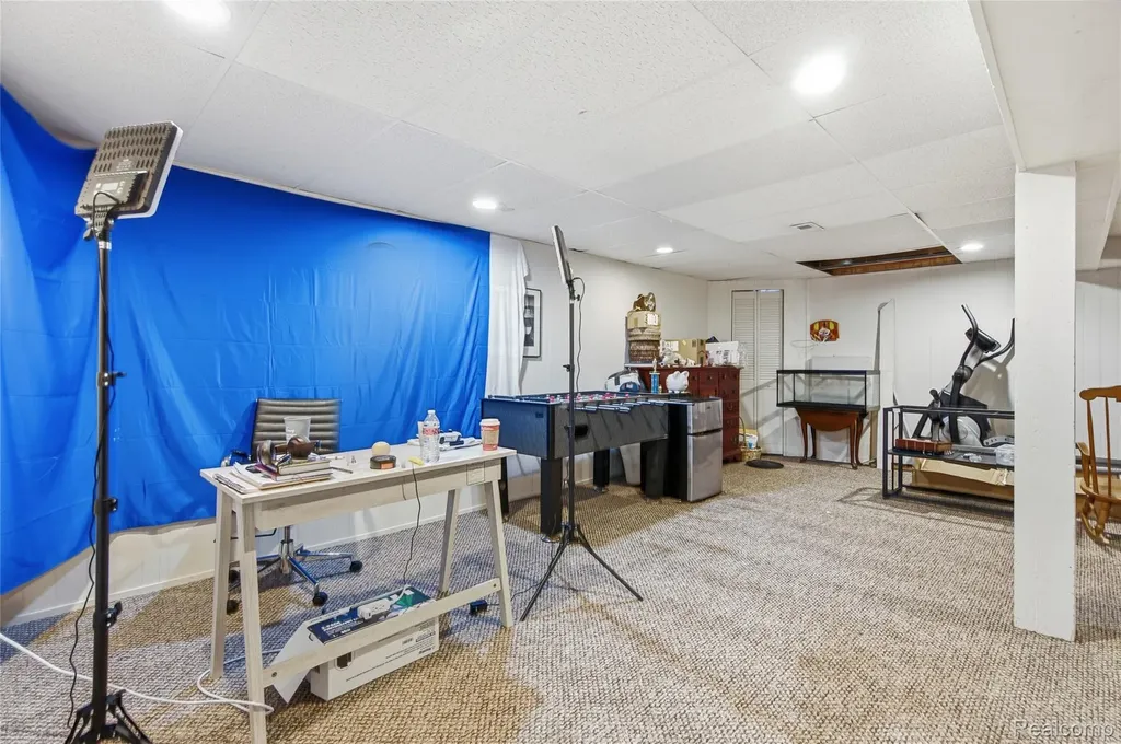 46884 Ben Franklin Drive Shelby Charter Township MI 48315