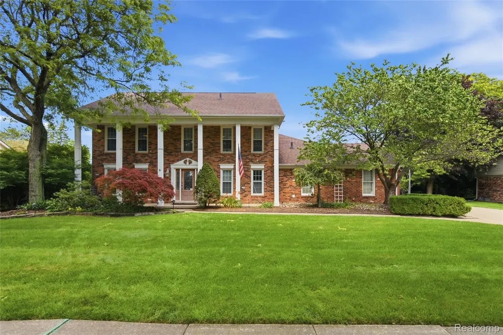 46884 Ben Franklin Drive Shelby Charter Township MI 48315