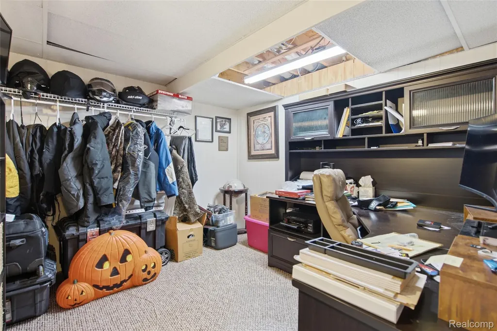 46884 Ben Franklin Drive Shelby Charter Township MI 48315