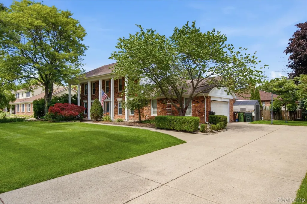 46884 Ben Franklin Drive Shelby Charter Township MI 48315