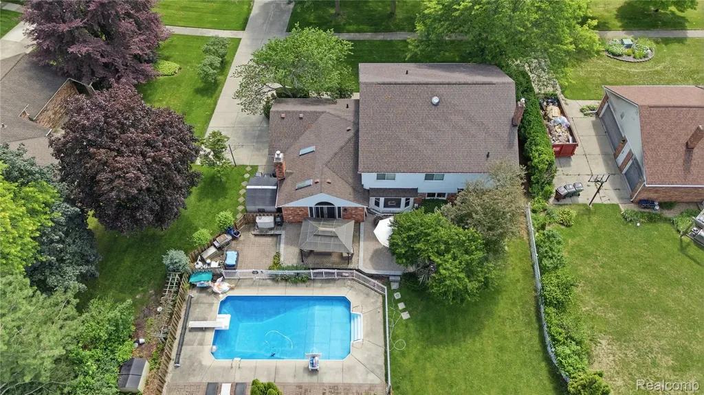 46884 Ben Franklin Drive Shelby Charter Township MI 48315