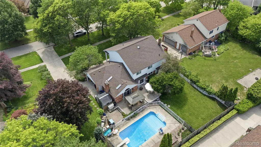 46884 Ben Franklin Drive Shelby Charter Township MI 48315
