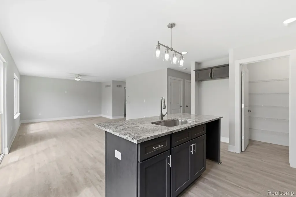 2359 Baltimore Davison City MI 48423
