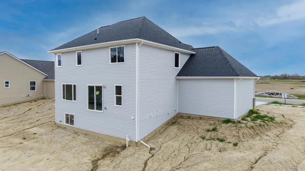 2359 Baltimore Davison City MI 48423