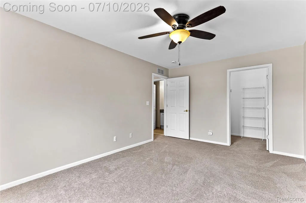 3553 Oakmonte Boulevard Oakland Charter Township MI 48306