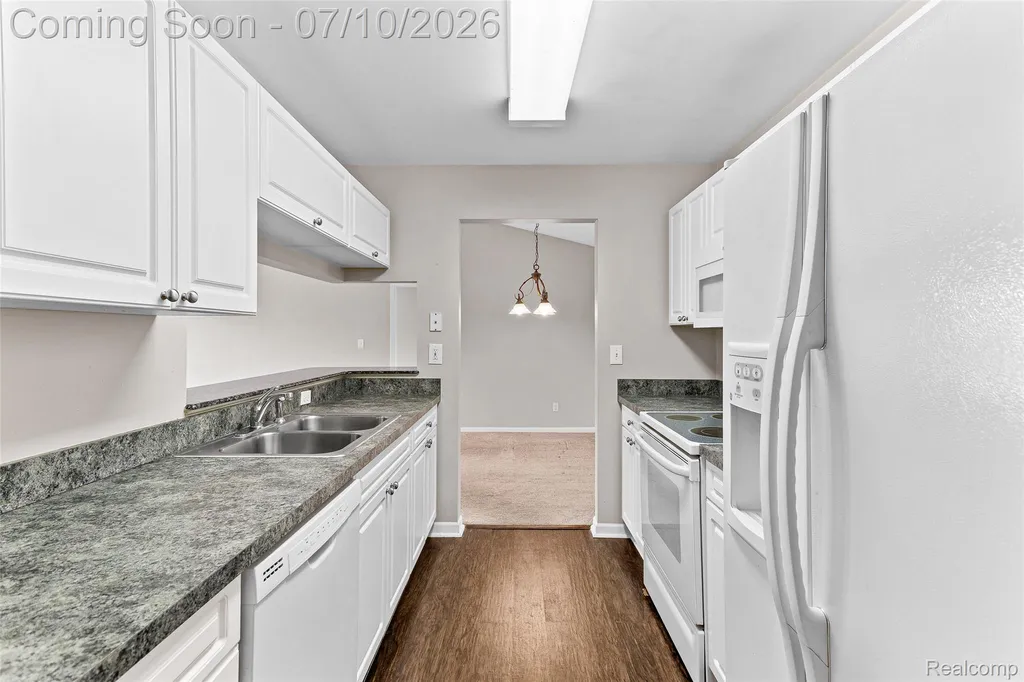 3553 Oakmonte Boulevard Oakland Charter Township MI 48306