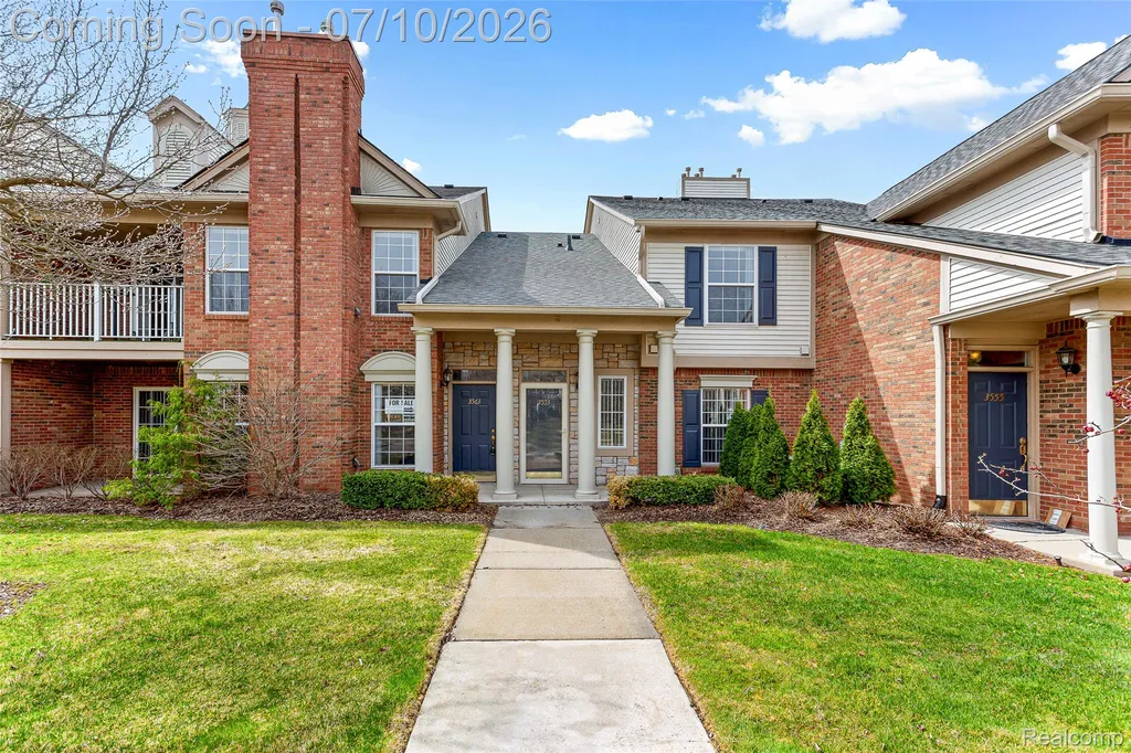 3553 Oakmonte Boulevard Oakland Charter Township MI 48306