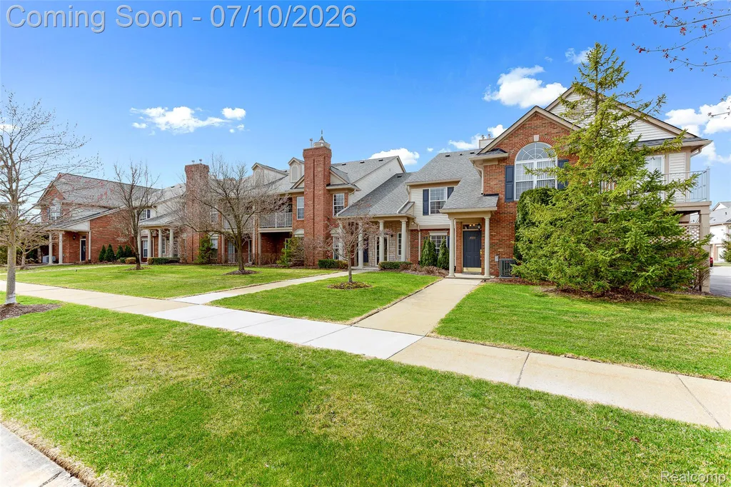 3553 Oakmonte Boulevard Oakland Charter Township MI 48306