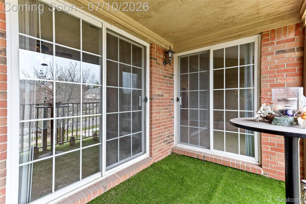 3553 Oakmonte Boulevard Oakland Charter Township MI 48306