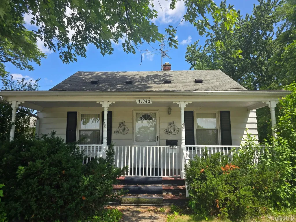31940 Maplewood Street Garden City City MI 48135