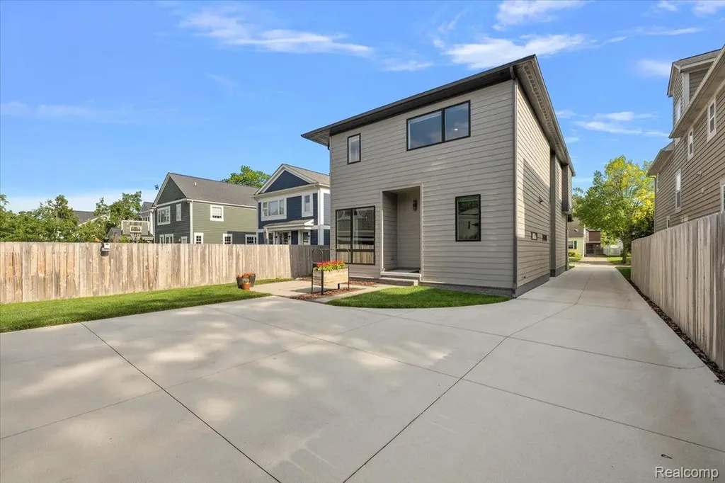 1821 Hazel Street Birmingham City MI 48009