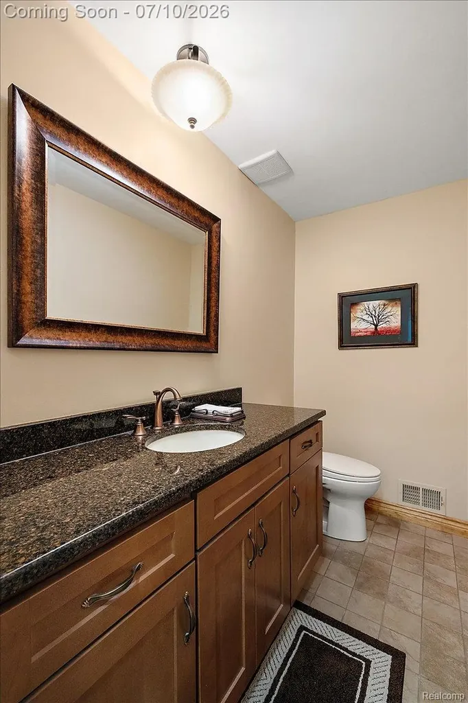 21640 Riverview Drive Beverly Hills Village MI 48025