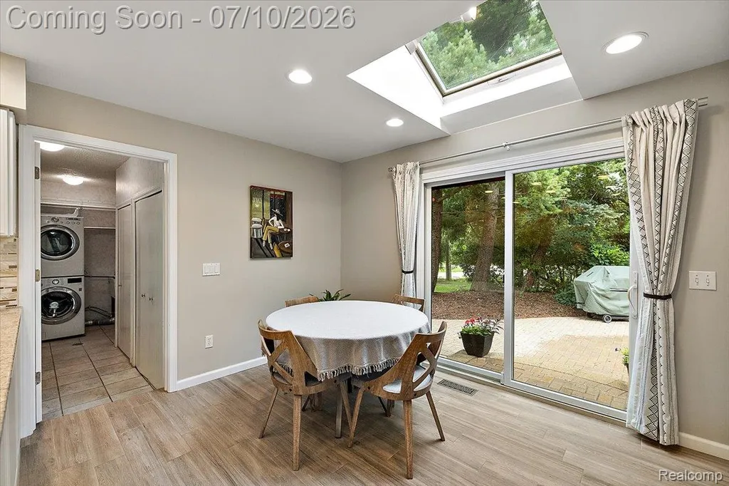 21640 Riverview Drive Beverly Hills Village MI 48025