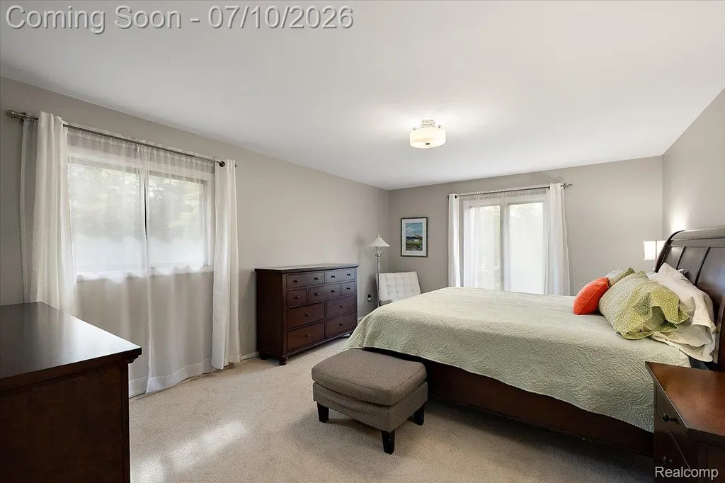 21640 Riverview Drive Beverly Hills Village MI 48025
