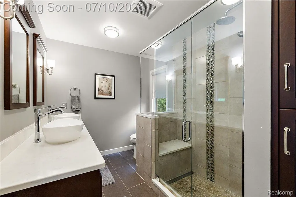 21640 Riverview Drive Beverly Hills Village MI 48025