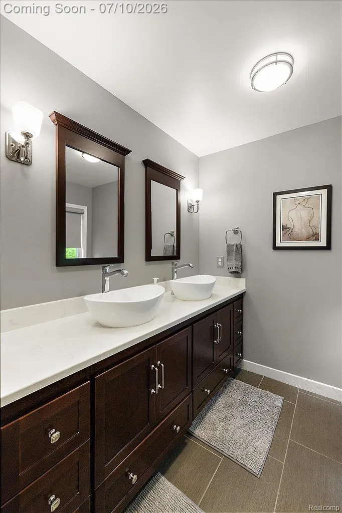 21640 Riverview Drive Beverly Hills Village MI 48025