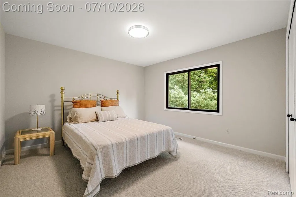 21640 Riverview Drive Beverly Hills Village MI 48025