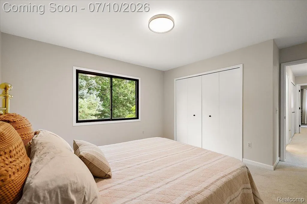 21640 Riverview Drive Beverly Hills Village MI 48025