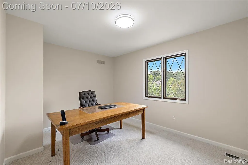 21640 Riverview Drive Beverly Hills Village MI 48025