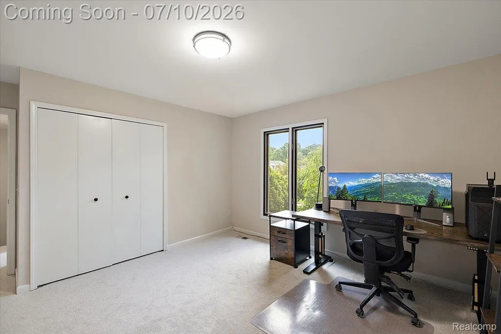 21640 Riverview Drive Beverly Hills Village MI 48025