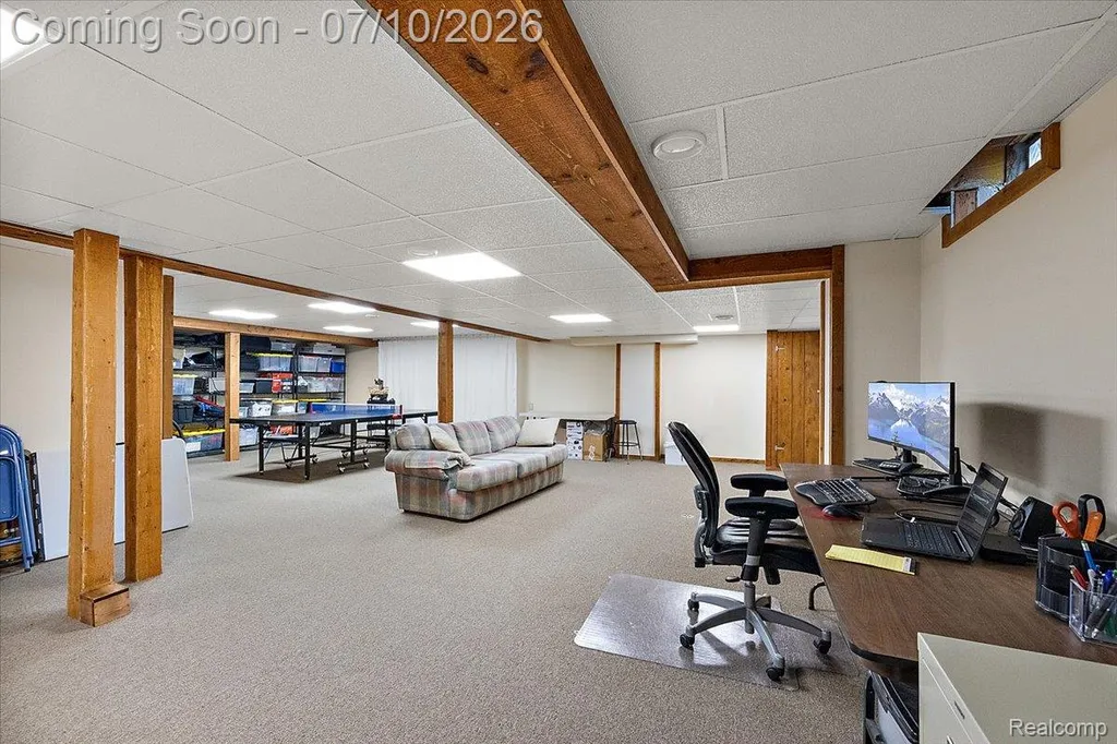 21640 Riverview Drive Beverly Hills Village MI 48025