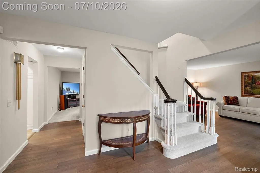 21640 Riverview Drive Beverly Hills Village MI 48025