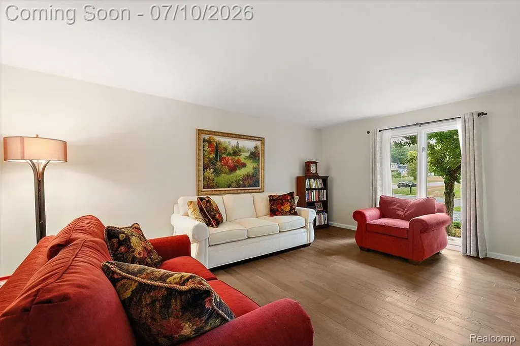 21640 Riverview Drive Beverly Hills Village MI 48025