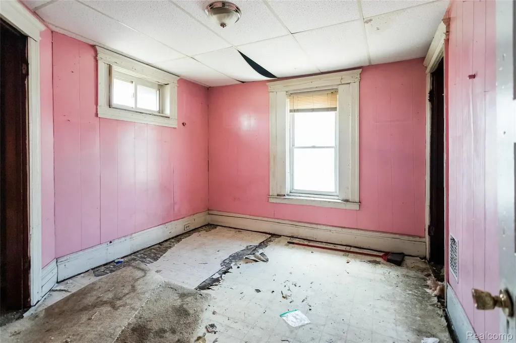 1525 Spruce Street Detroit City MI 48216