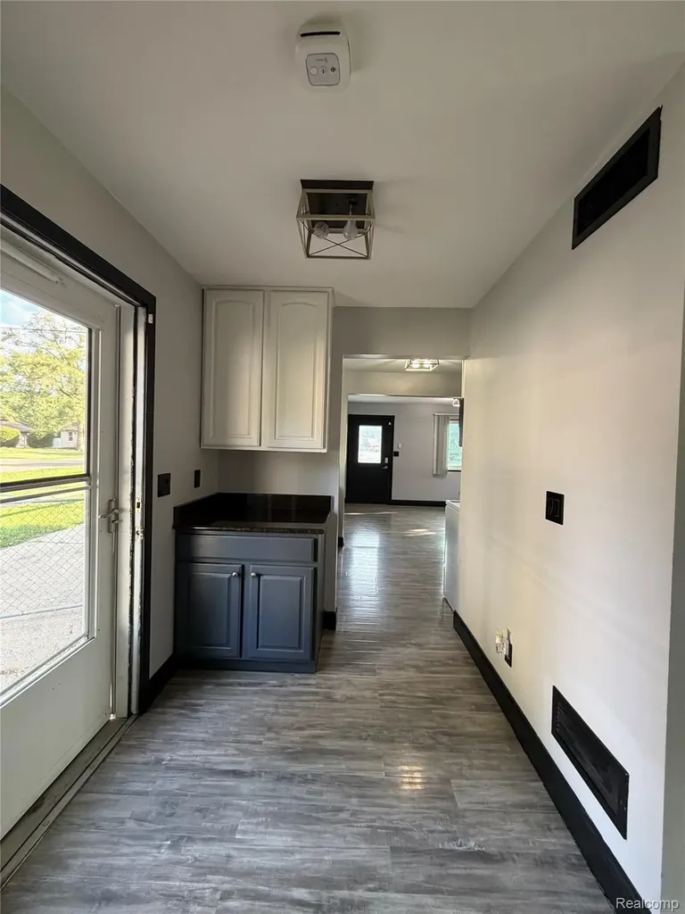 6798 Saline Drive Waterford Charter Township MI 48329