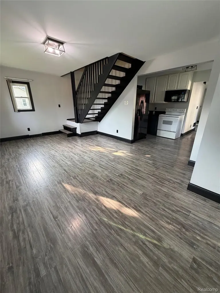 6798 Saline Drive Waterford Charter Township MI 48329