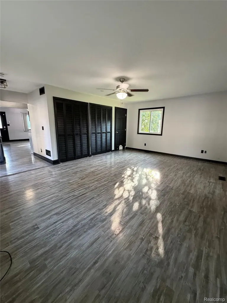 6798 Saline Drive Waterford Charter Township MI 48329