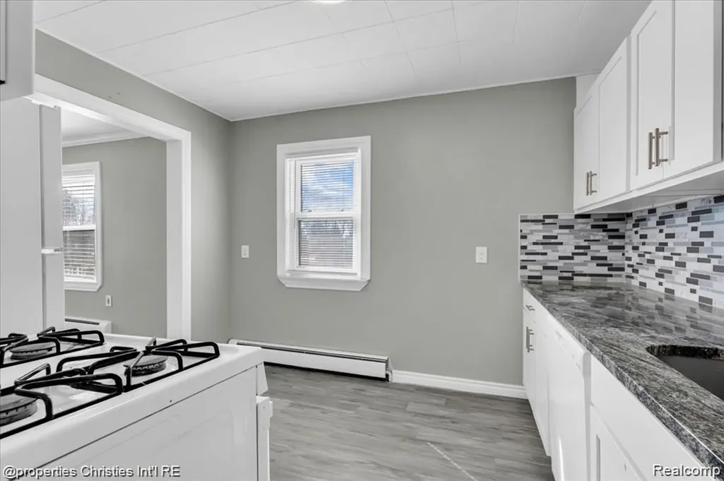 7952 Robert Street Taylor City MI 48180
