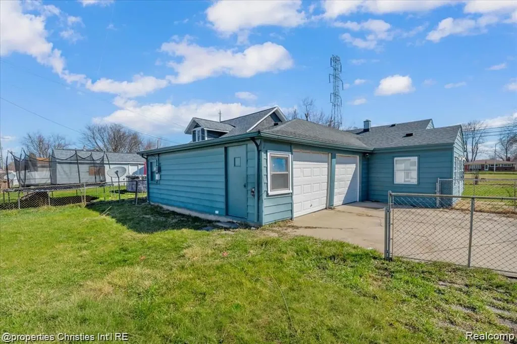 7952 Robert Street Taylor City MI 48180