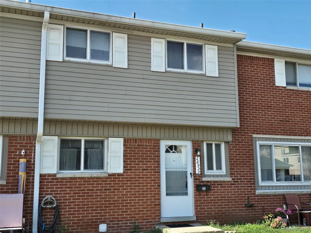 28928 Manchester Street Westland City MI 48185