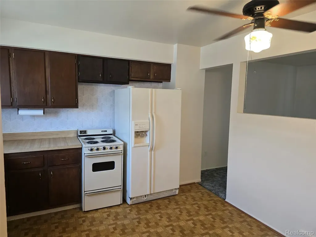 28928 Manchester Street Westland City MI 48185