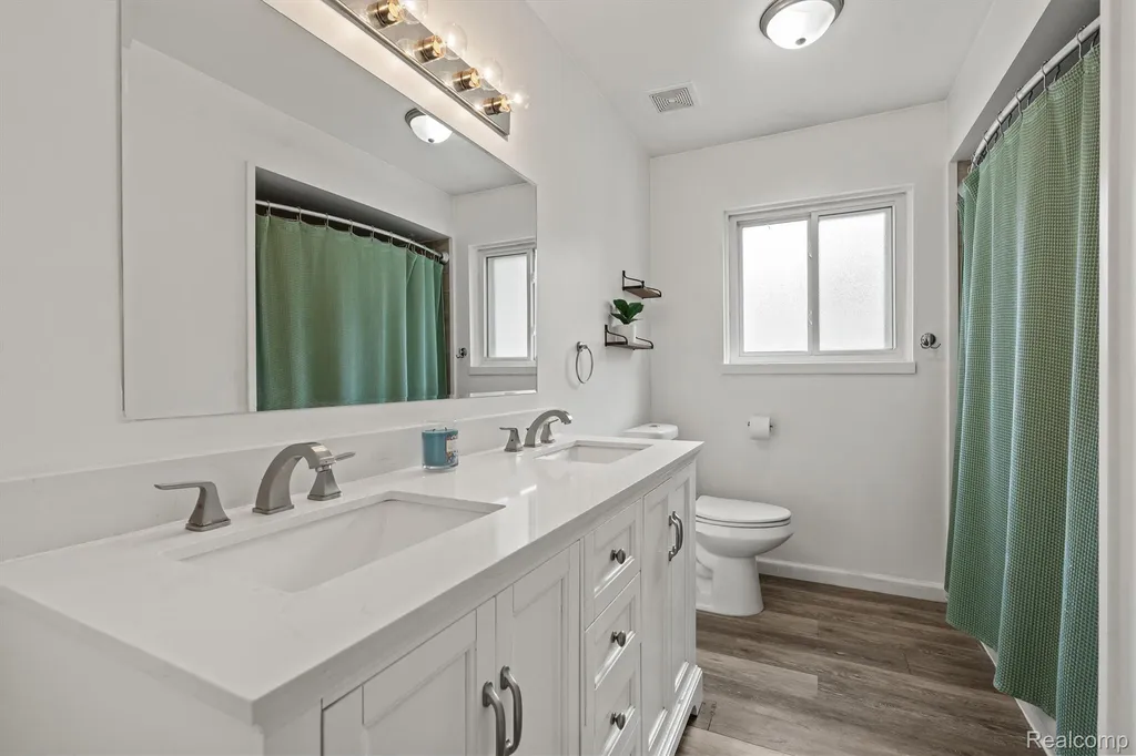 29599 Balmoral Street Garden City City MI 48135