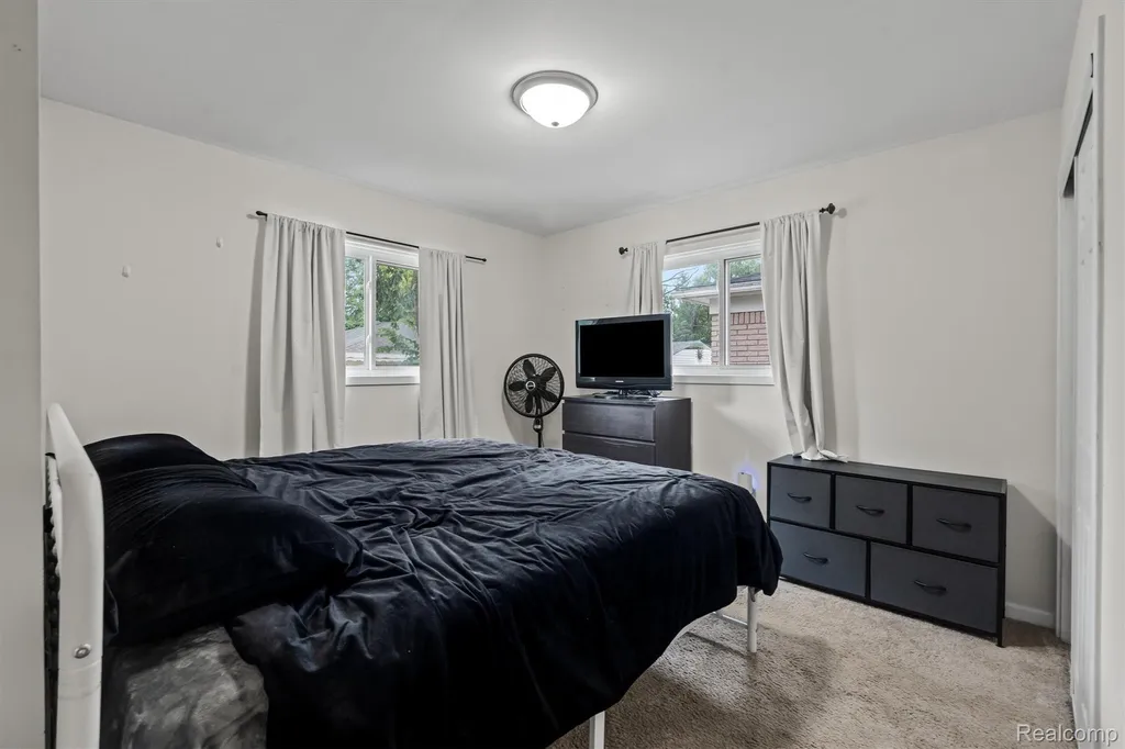 29599 Balmoral Street Garden City City MI 48135