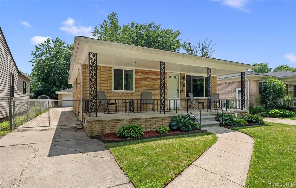 29599 Balmoral Street Garden City City MI 48135