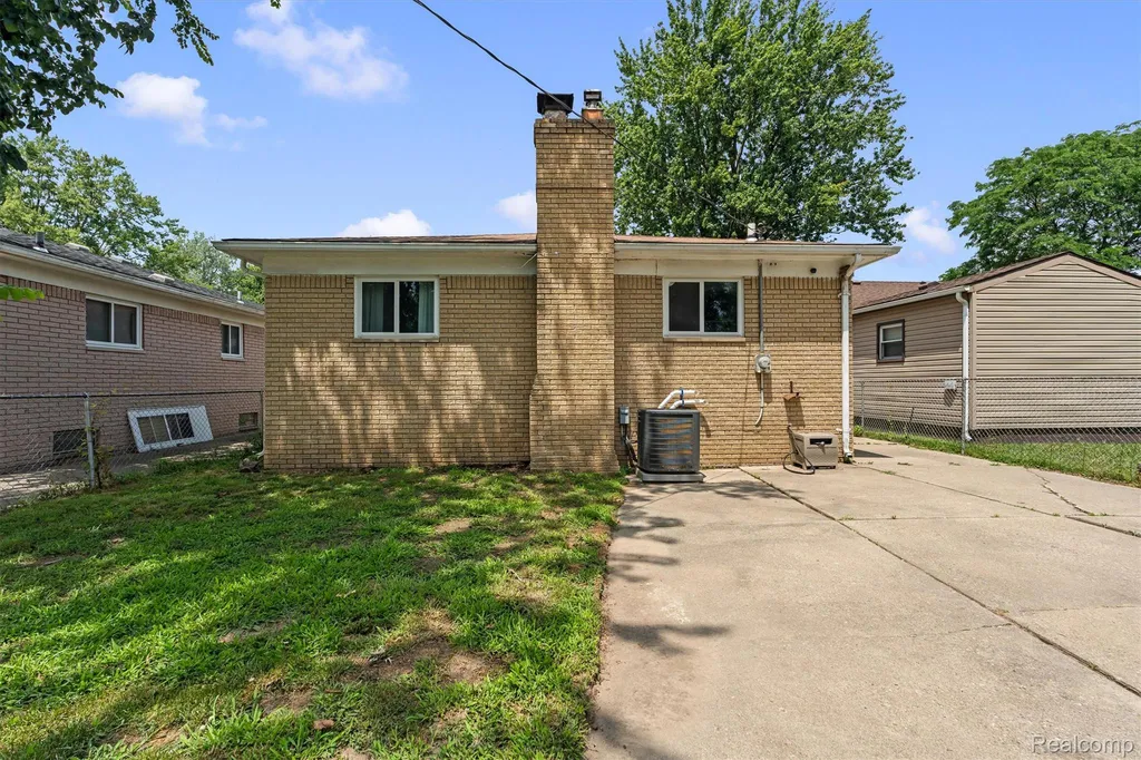 29599 Balmoral Street Garden City City MI 48135