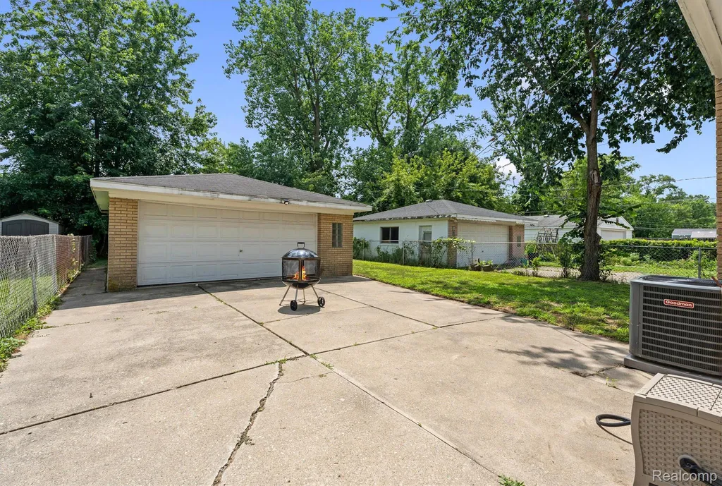 29599 Balmoral Street Garden City City MI 48135