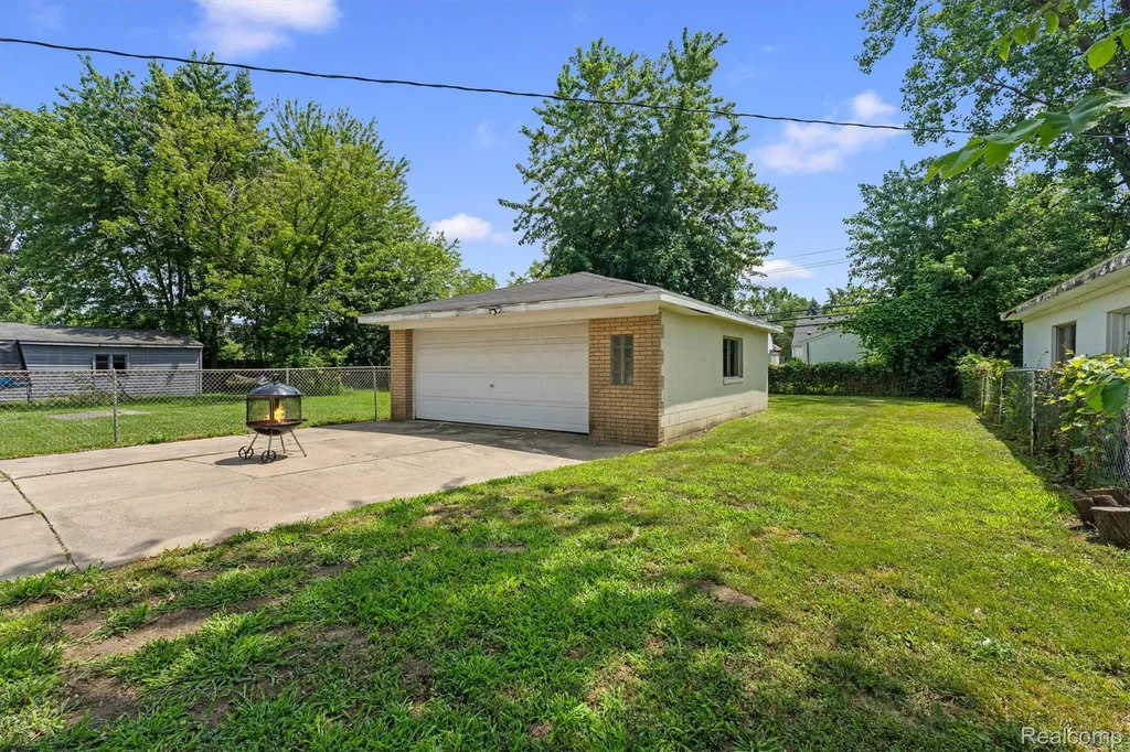 29599 Balmoral Street Garden City City MI 48135