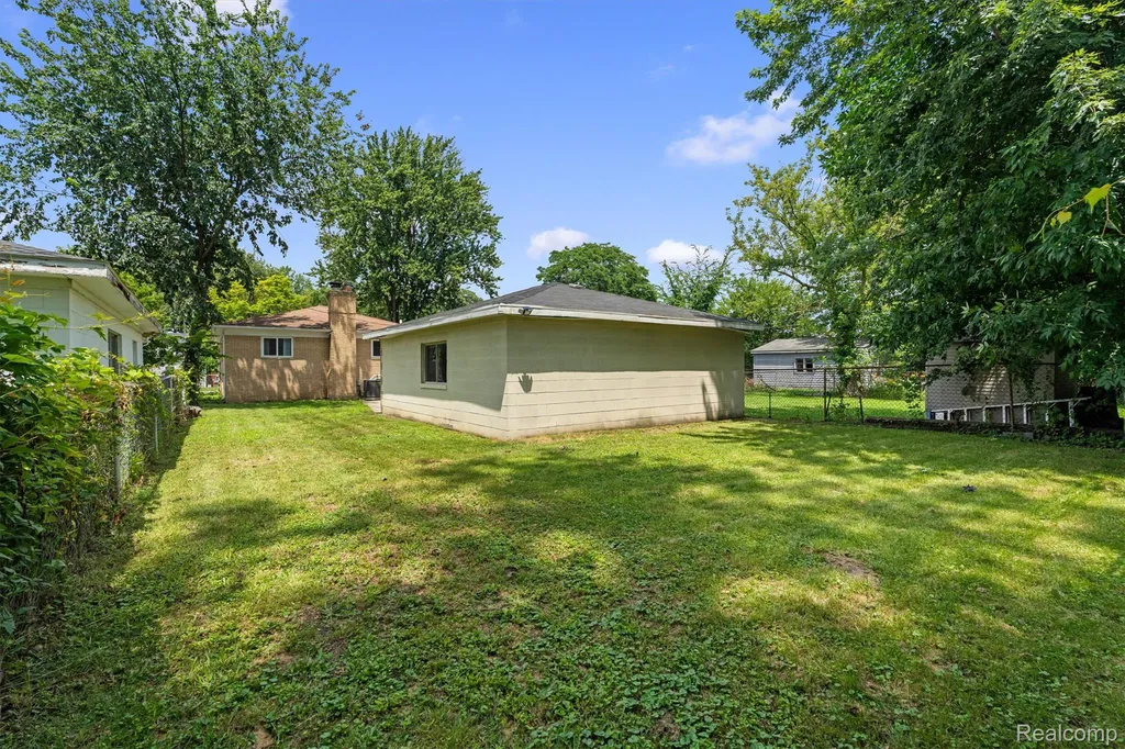 29599 Balmoral Street Garden City City MI 48135
