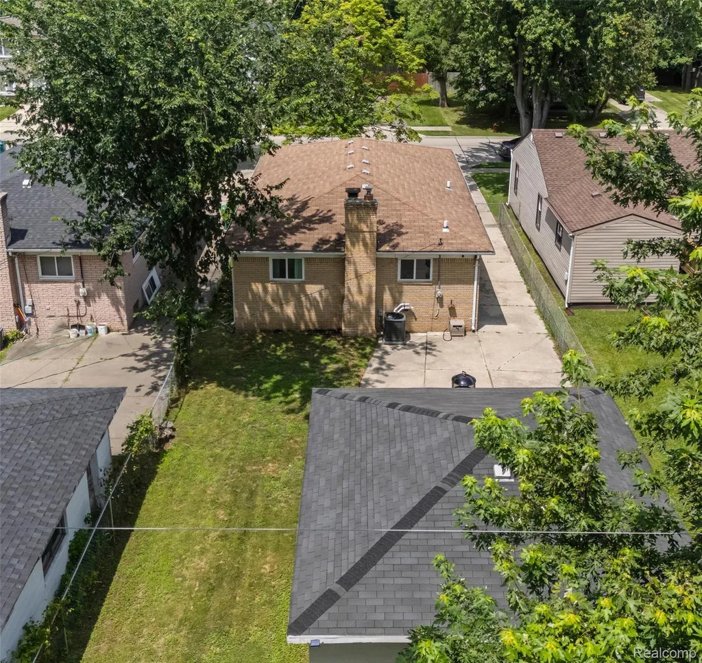 29599 Balmoral Street Garden City City MI 48135