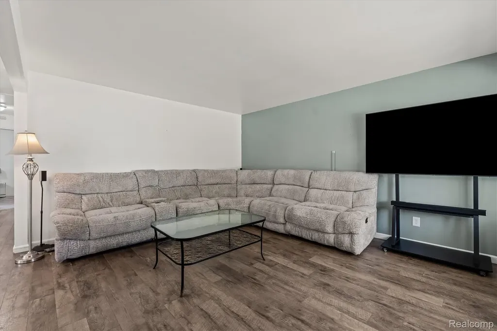 29599 Balmoral Street Garden City City MI 48135