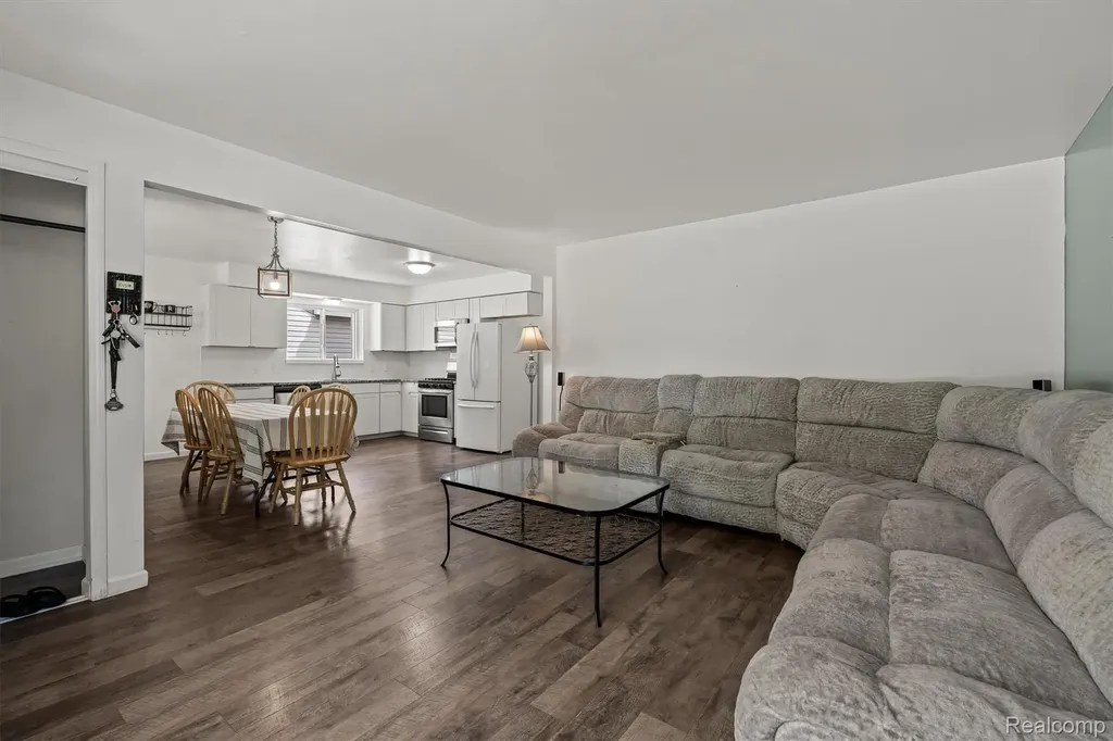 29599 Balmoral Street Garden City City MI 48135