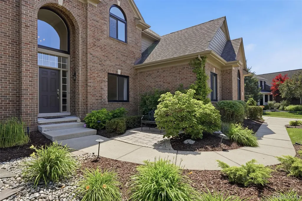 23782 Prescott Lane E Lyon Charter Township MI 48178