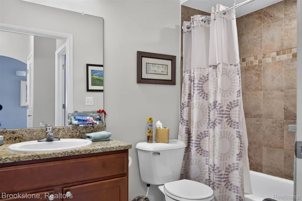 3773 Eagle Creek Drive Shelby Charter Township MI 48317