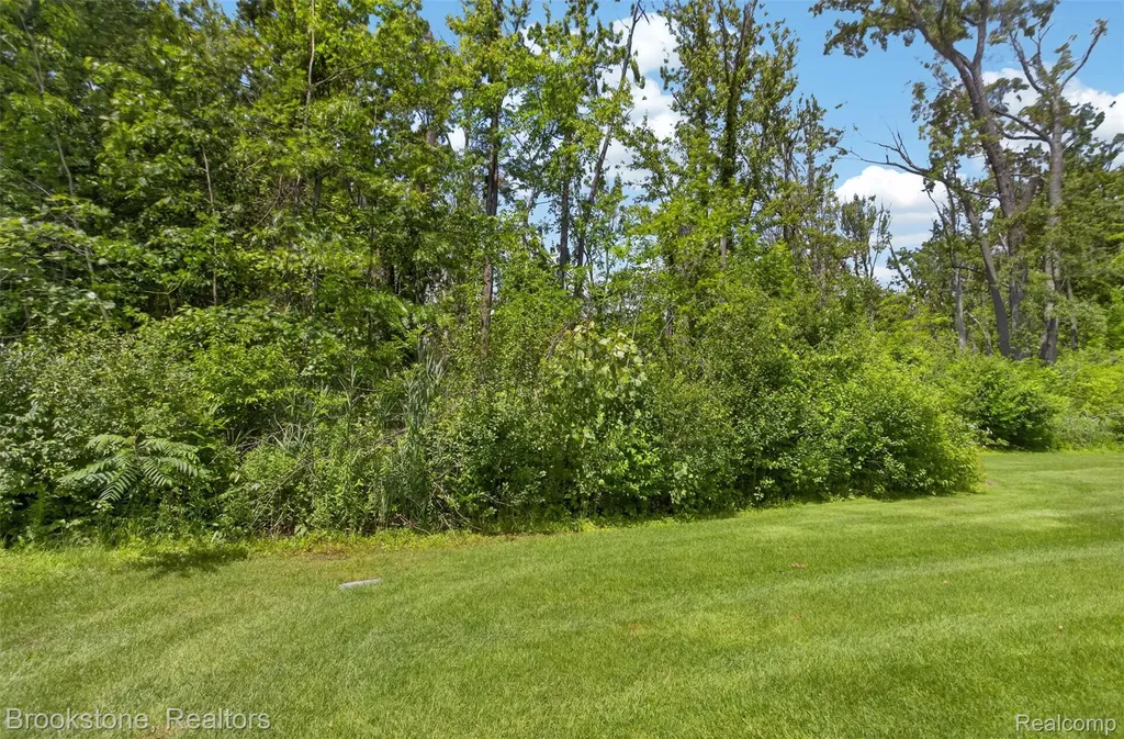 3773 Eagle Creek Drive Shelby Charter Township MI 48317